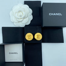 Load image into Gallery viewer, Chanel vintage gold ear clips