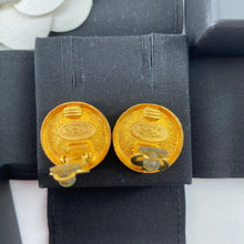 Load image into Gallery viewer, Chanel vintage gold ear clips