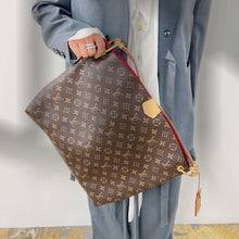 Load image into Gallery viewer, Louis Vuitton Graceful MM Shoulder Bag