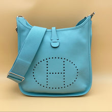 Load image into Gallery viewer, HERMES Evelyn29 crossbody leather bag