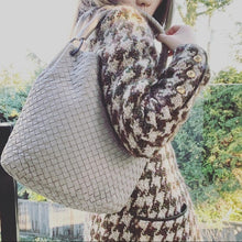 Load image into Gallery viewer, BOTTEGA VENETA classic leather Shoulder bag