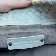 Load image into Gallery viewer, BOTTEGA VENETA classic leather Shoulder bag