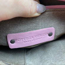 Load image into Gallery viewer, BOTTEGA VENETA Nodini leather bag