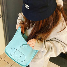 Load image into Gallery viewer, HERMES Evelyn29 crossbody leather bag