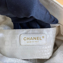 Load image into Gallery viewer, CHANEL Vintage leather ball bag