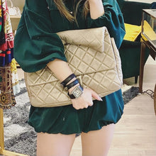 Load image into Gallery viewer, CHANEL Reissue 2.55 Clutch