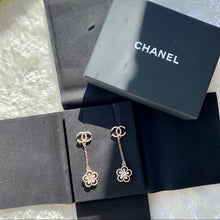 Load image into Gallery viewer, CHANEL crystal Earrings