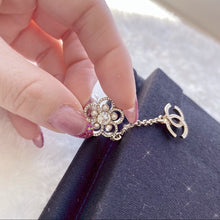 Load image into Gallery viewer, CHANEL crystal Earrings