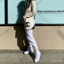 Load image into Gallery viewer, CHANEL combon crossbody leather bag