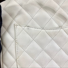 Load image into Gallery viewer, CHANEL combon crossbody leather bag