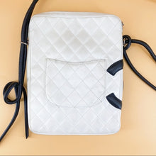 Load image into Gallery viewer, CHANEL combon crossbody leather bag
