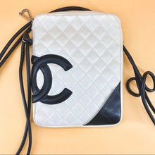 Load image into Gallery viewer, CHANEL combon crossbody leather bag