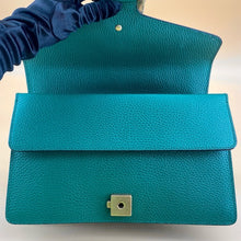 Load image into Gallery viewer, GUCCI Dionysus leather shoulder bag
