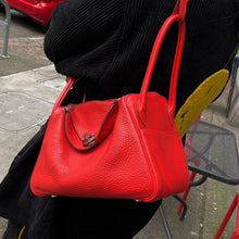 Load image into Gallery viewer, HERMES Lindy26 leather bag