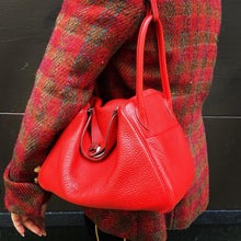 Load image into Gallery viewer, HERMES Lindy26 leather bag