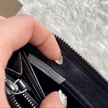 Load image into Gallery viewer, BOTTEGA VENETA classic leather wallet