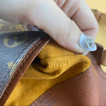 Load image into Gallery viewer, LOUIS VUITTON Musette shoulder bag
