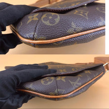 Load image into Gallery viewer, LOUIS VUITTON Musette shoulder bag