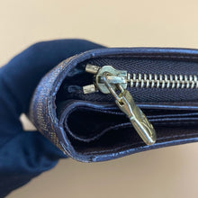 Load image into Gallery viewer, LOUIS VUITTON damier wallet