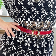 Load image into Gallery viewer, LOUIS VUITTON red belt