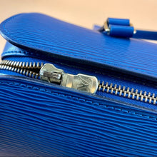 Load image into Gallery viewer, Louis Vuitton Papillon Soufflot Epi Shoulder Bag