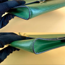 Load image into Gallery viewer, LOUIS VUITTON epi crossbody bag & clutch