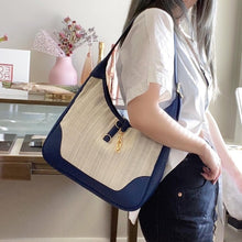 Load image into Gallery viewer, HERMES Trim Shoulder bag