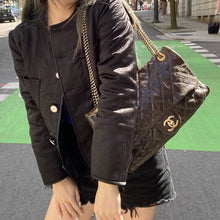 Load image into Gallery viewer, CHANEL Crumpled Grained Calfskin CC Crave Flap