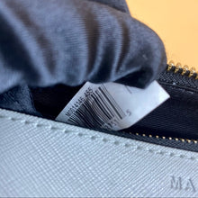 Load image into Gallery viewer, MARC JACOBS snapshot leather crossbody bag