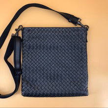 Load image into Gallery viewer, BOTTEGA VENETA INTRECCIATO VN crossbody bag