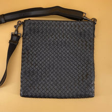 Load image into Gallery viewer, BOTTEGA VENETA INTRECCIATO VN crossbody bag