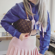 Load image into Gallery viewer, LOUIS VUITTON pochette accessories shoulder bag