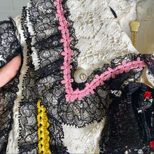 Load image into Gallery viewer, Gucci Cluny Lace Dress With Embroidery in White