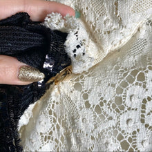 Load image into Gallery viewer, Gucci Cluny Lace Dress With Embroidery in White