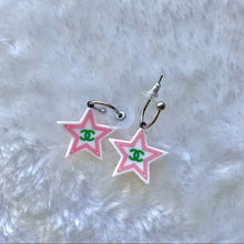 Load image into Gallery viewer, CHANEL VINTAGE two colour star earrings (ND)