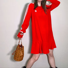 Load image into Gallery viewer, MCM mini leather crossbody bag