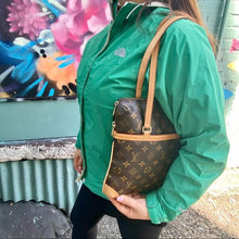 Load image into Gallery viewer, LOUIS VUITTON Coussin shoulder bag TWS pop