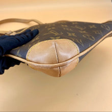 Load image into Gallery viewer, LOUIS VUITTON Coussin shoulder bag TWS pop