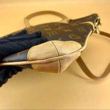 Load image into Gallery viewer, LOUIS VUITTON Coussin shoulder bag TWS pop