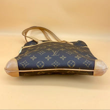 Load image into Gallery viewer, LOUIS VUITTON Coussin shoulder bag TWS pop