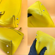 Load image into Gallery viewer, FURLA shell leather bag