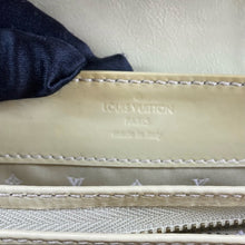 Load image into Gallery viewer, LOUIS VUITTON vintage patent mini bag TWS