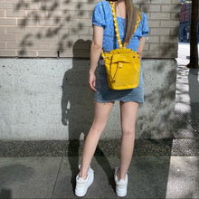 Load image into Gallery viewer, SALVATORE FERRAGAMO cloth Golden chain backpack