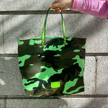 Load image into Gallery viewer, VALENTINO Camouflage tote TSW