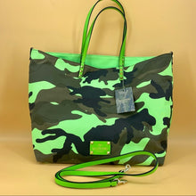 Load image into Gallery viewer, VALENTINO Camouflage tote TSW