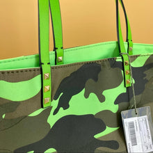 Load image into Gallery viewer, VALENTINO Camouflage tote TSW