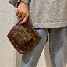 Load image into Gallery viewer, LOUIS VUITTON Monogram Partition Pouch Bag