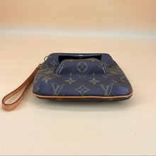 Load image into Gallery viewer, LOUIS VUITTON Monogram Partition Pouch Bag