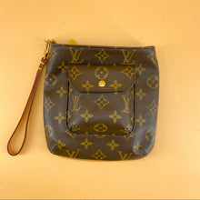 Load image into Gallery viewer, LOUIS VUITTON Monogram Partition Pouch Bag