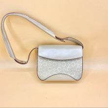 Load image into Gallery viewer, Celine Vintage shoulder bag pop